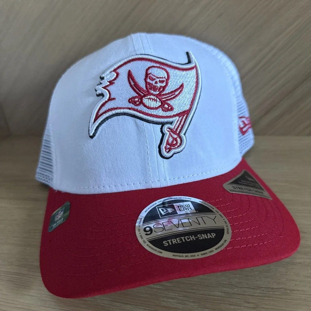 Tampa Bay Buccaneers New‎ Era 9SEVENTY Stretch-Snap 2024 White Hat NFL NWT OSFM